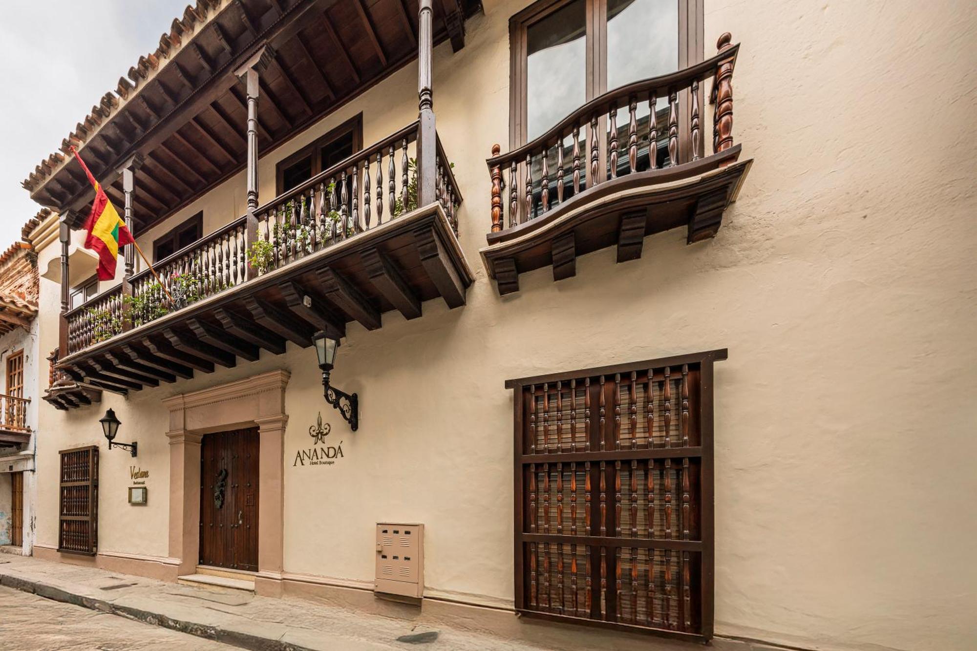 Ananda Boutique - Cosmos Cartagena